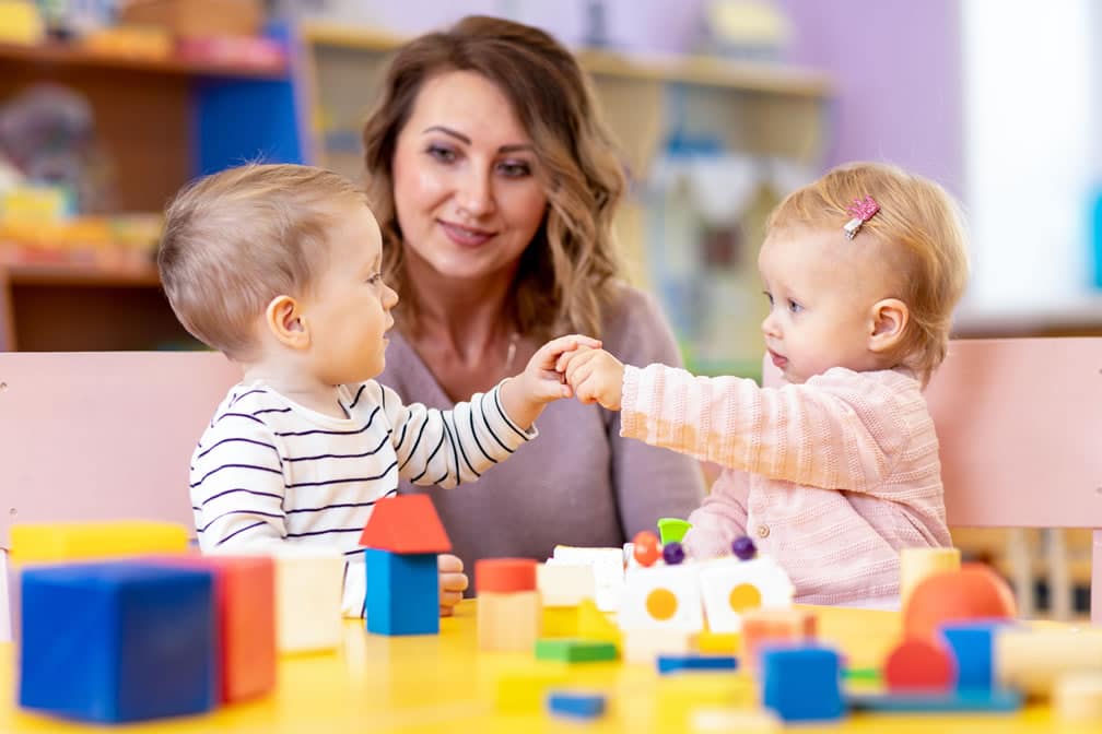 Enfants moins deux ans ecole montessori paris ouest