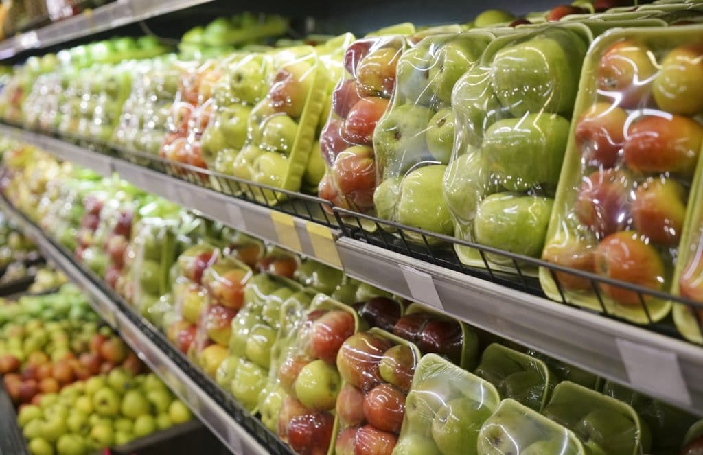 Economie Circulaire Fruit emballage sous plastique