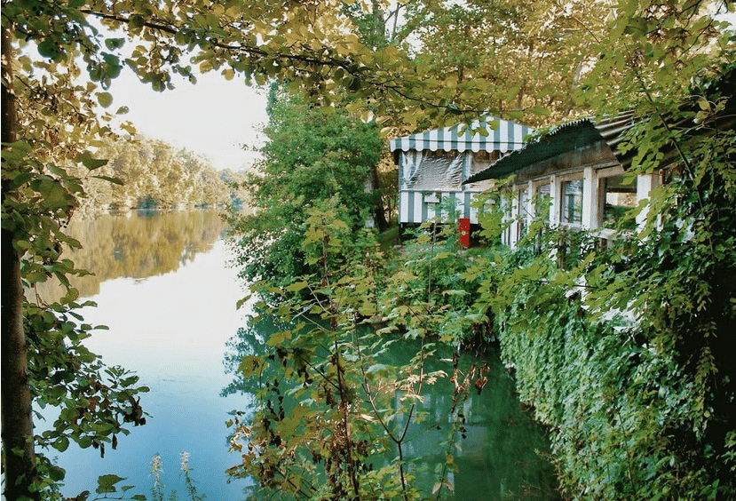 Restaurant au bord de l'eau .- Paris Ouest